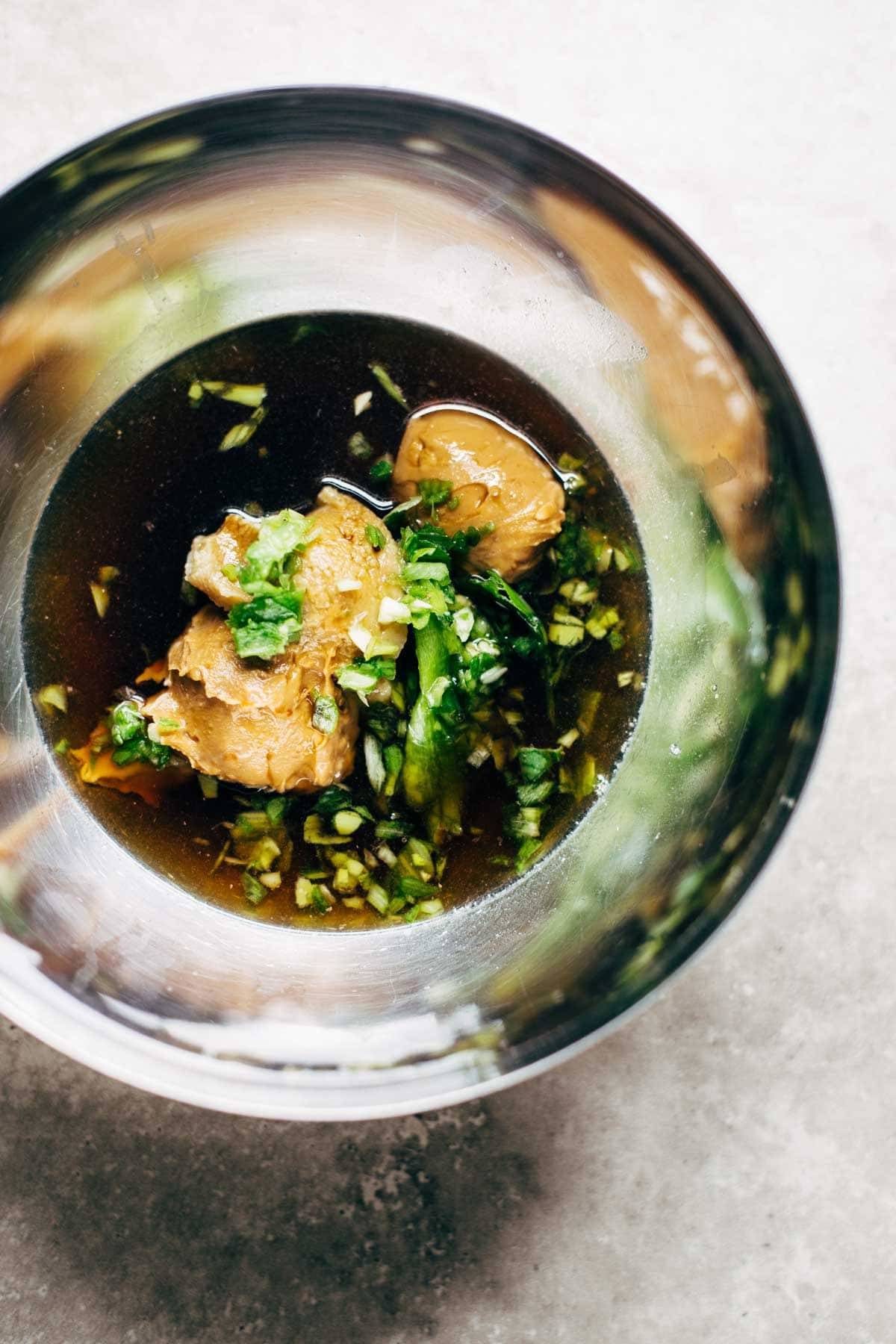 Creamy Miso Peanut Chicken Lettuce Wraps - grilled chicken and juicy grapes tossed with a simple creamy miso-peanut sauce. Super easy and healthy recipe! | pinchofyum.com Creamy Miso Peanut Chicken Lettuce Wraps - grilled chicken and juicy grapes tossed with a simple creamy miso-peanut sauce. Super easy and healthy recipe! | pinchofyum.com