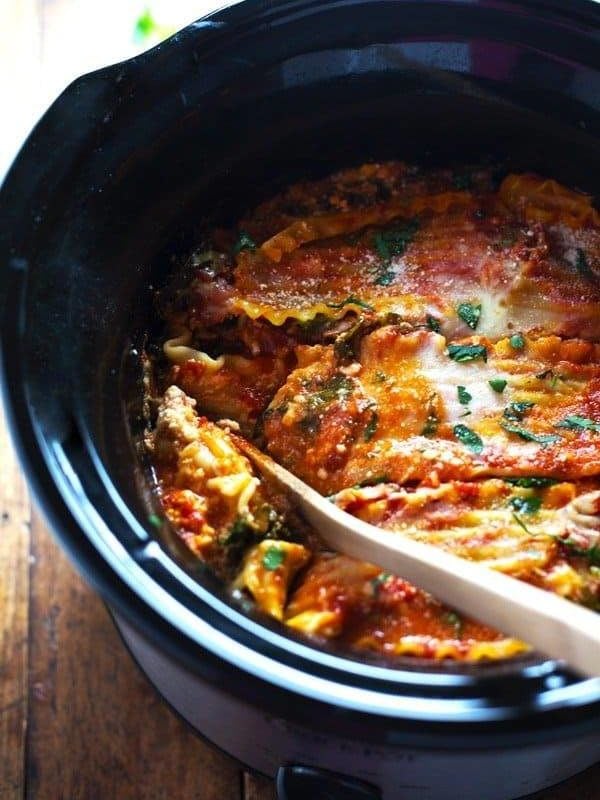 Super Easy Skinny Veggie Crockpot Lasagna - a handful of simple ingredients for a healthy family dinner. | https://trim-fatburn.today